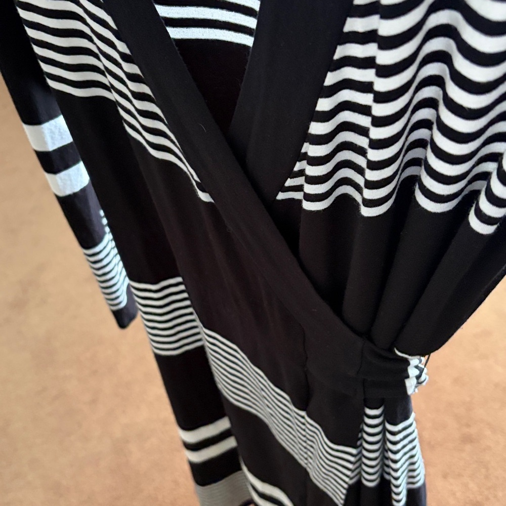Banana Republic Wrap Dress - Picture 6 of 6